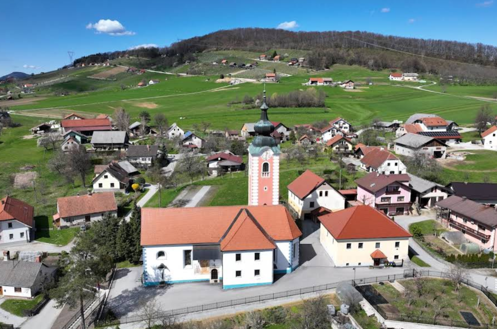 Ziče - Župnijska Cerkev sv. Petra - Szent Péter-plébániatemplom