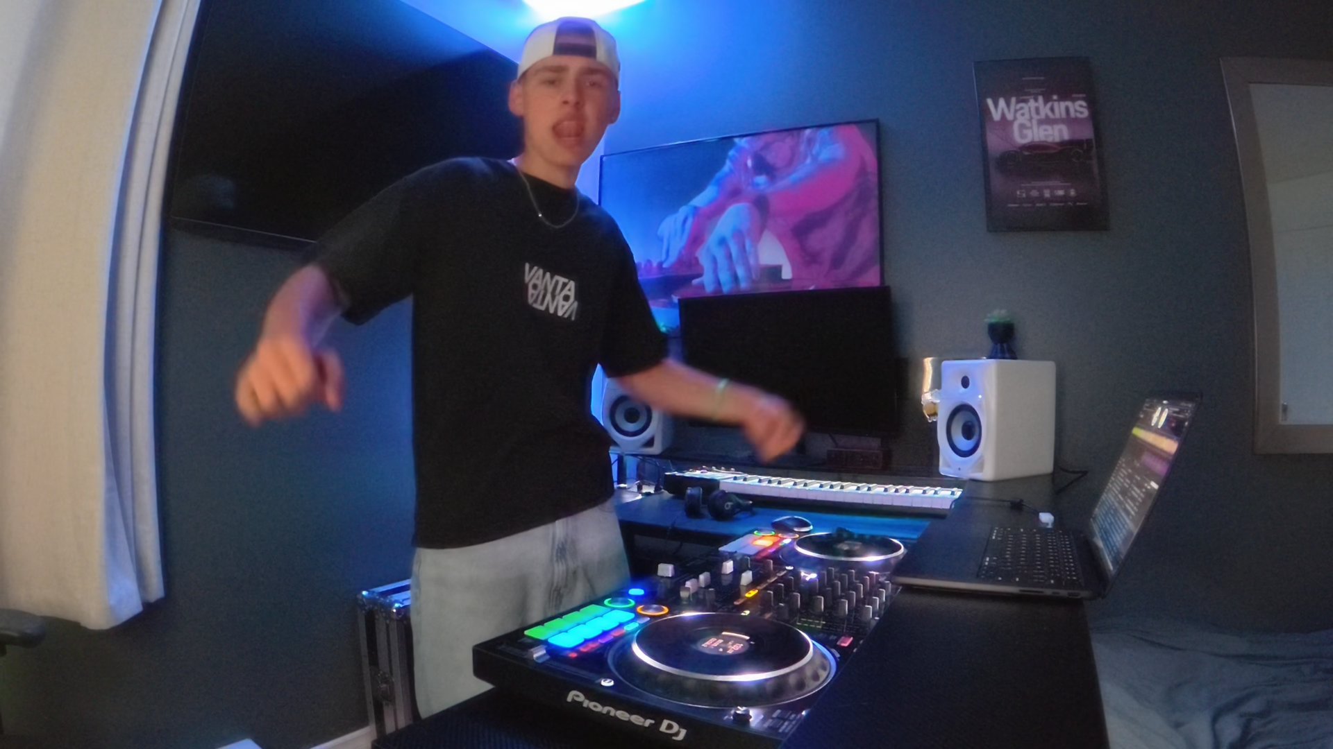DJ To