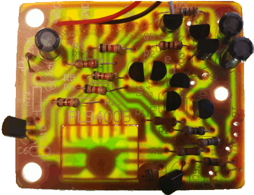 Photo du circuit imprimé par transparence.