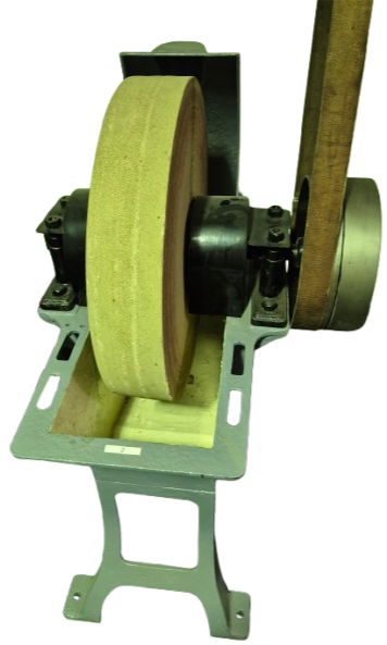 Slijpsteen draaiend in water.