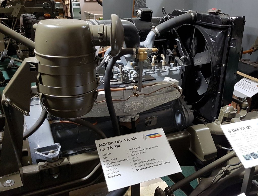 Hercules JXC motor in DAF YA 126 instructiemodel