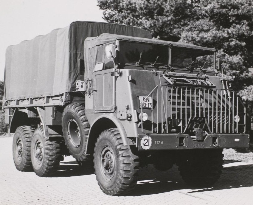 DAF YA 616 artillerietrekker