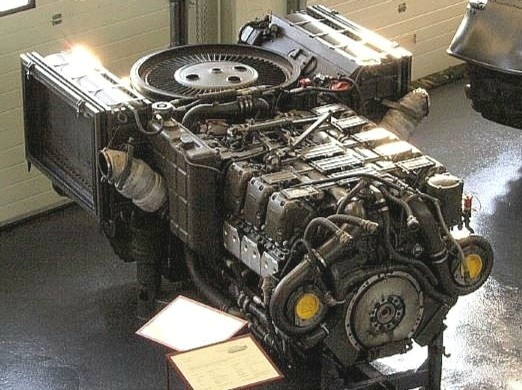 Veldartillerietrekker met 25 ponder kanon