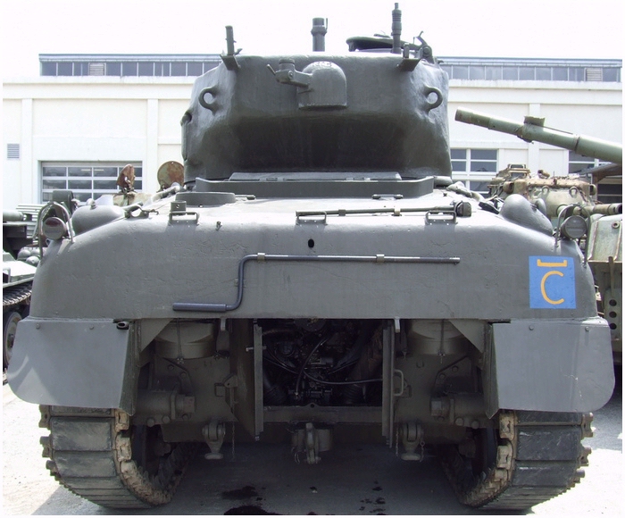 Achterzijde Sherman M4A1