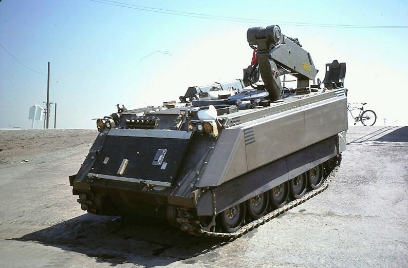 YPR 806 PRB driekwart linksvoor