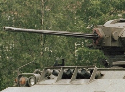 25 mm Oerikon snelvuurkanon van YPR 765