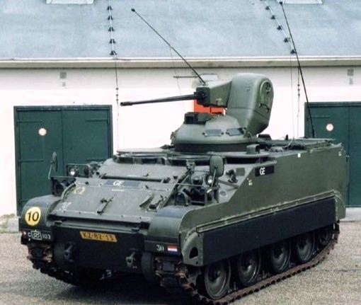 25 mm Oerikon snelvuurkanon op M113 C&V