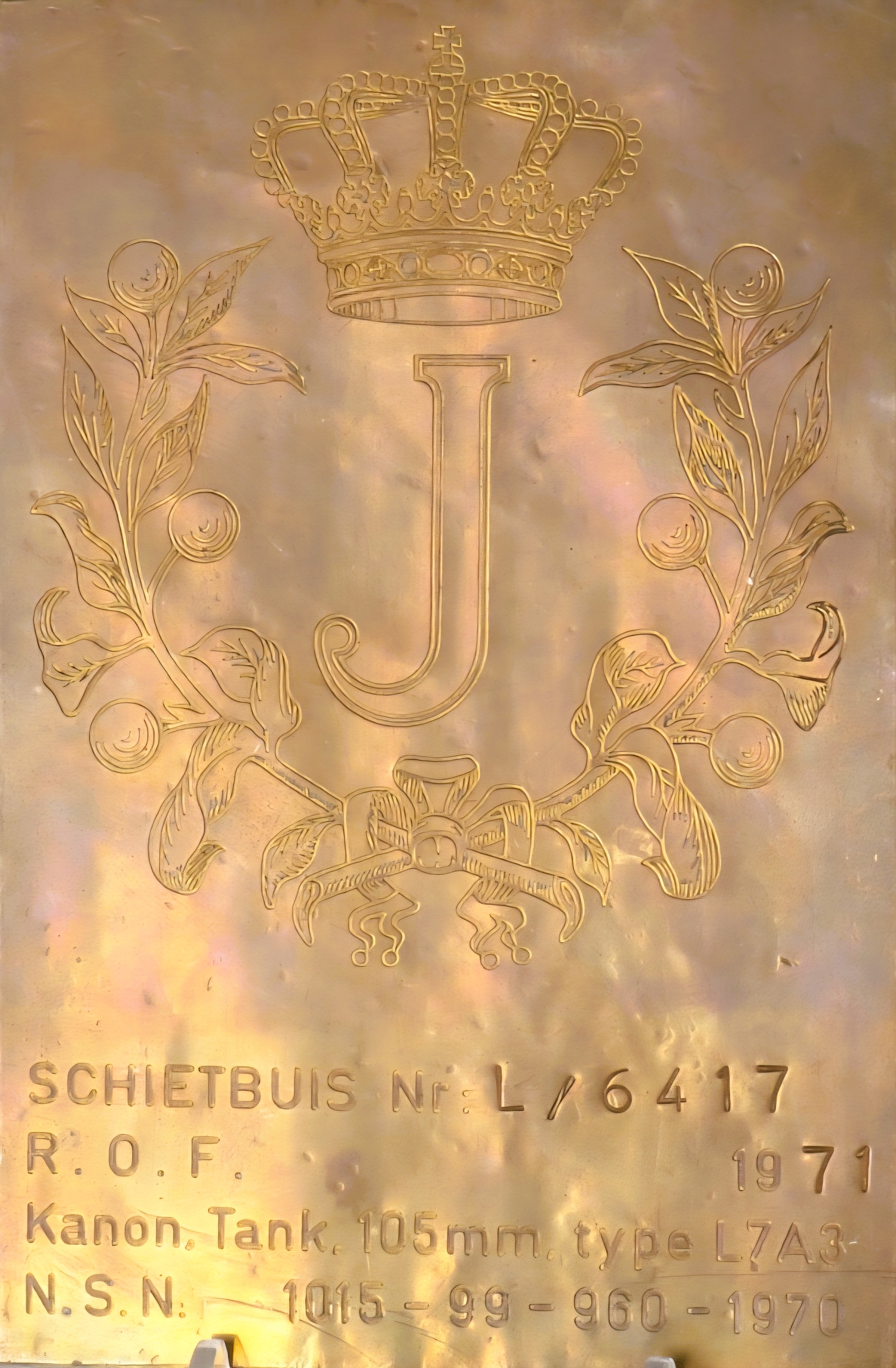 Koperen platen met monogrammen van vorst voor de schetbuizen van kanonnen