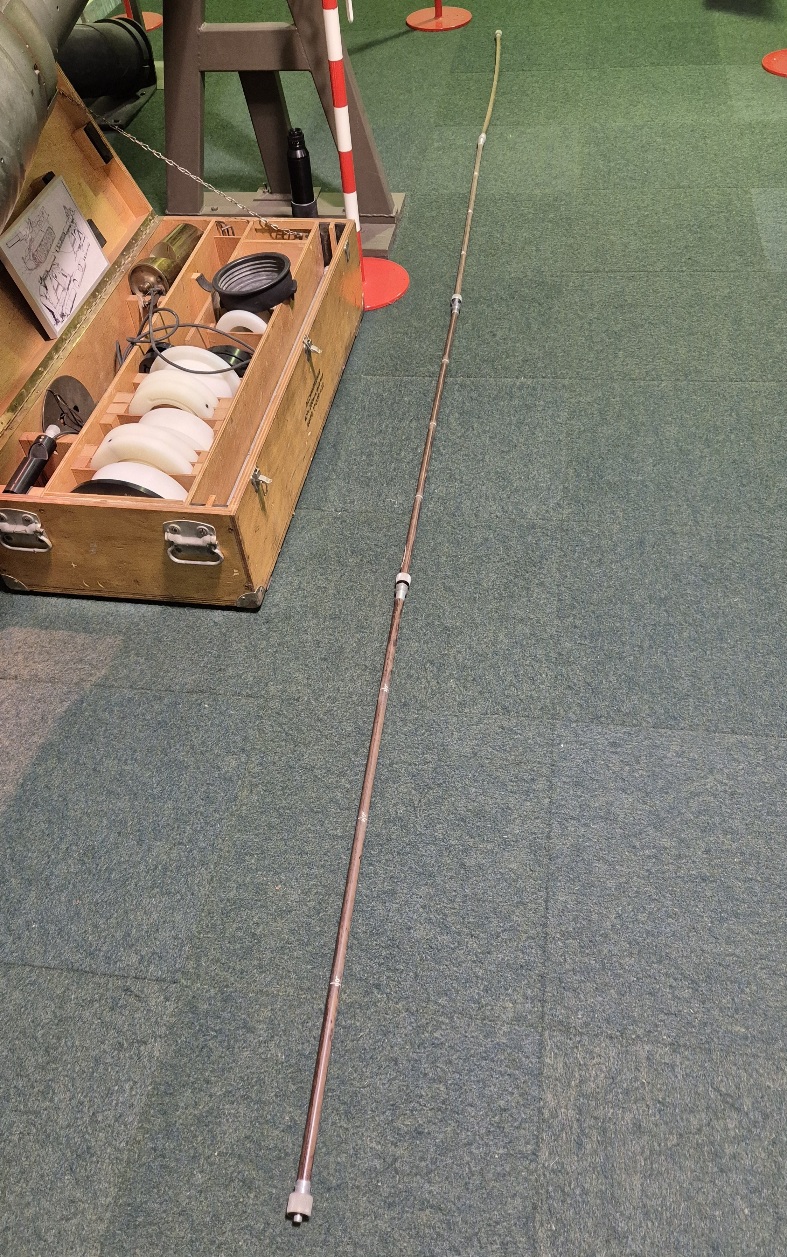 Kist met adapters en verlengbuizen voor spiegelhouder zielwandkijker