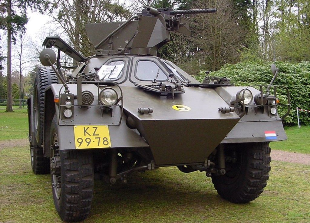 General Motors C60X met gesloten opbouw in loods V16