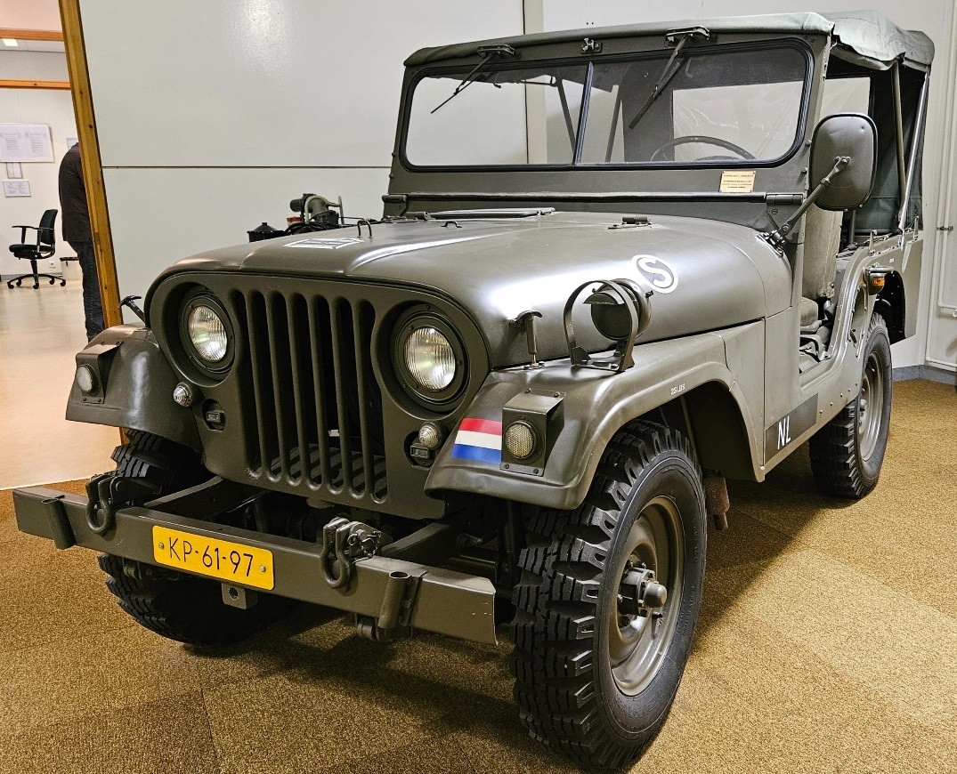 NEKAF jeep met Farymann dieselmotor