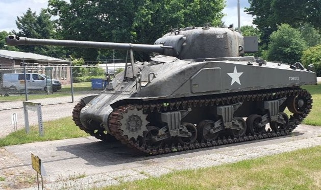 Sherman IC Hybrid Firefly als poortwachter