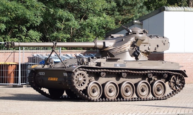 AMX 13 lichte tank 105 mm