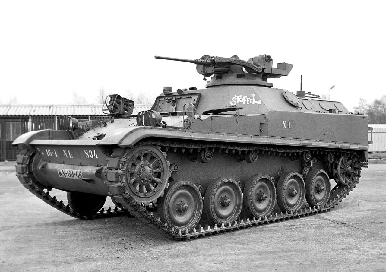AMX 13 pantser rups infanterievoertuif