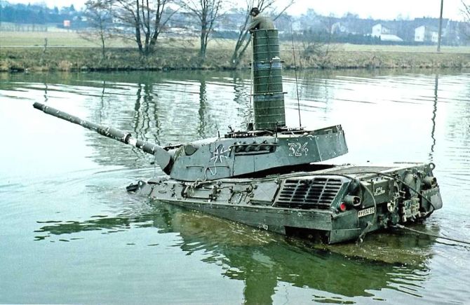 Instructiewand waadpneumatiek Leopard 1