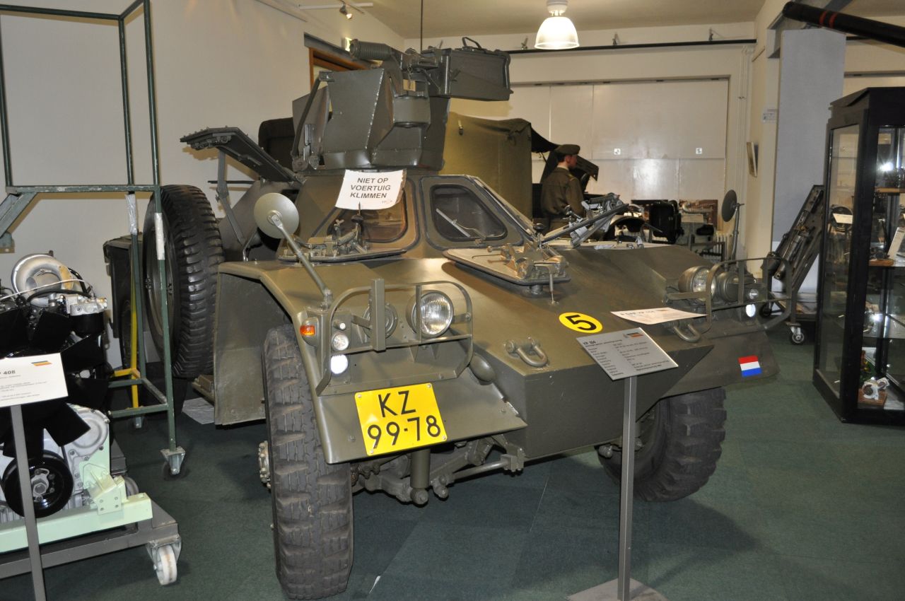 DAF YP 104 kenteken KZ-99-78 in museum Regiment Technische Troepen in Soesterberg