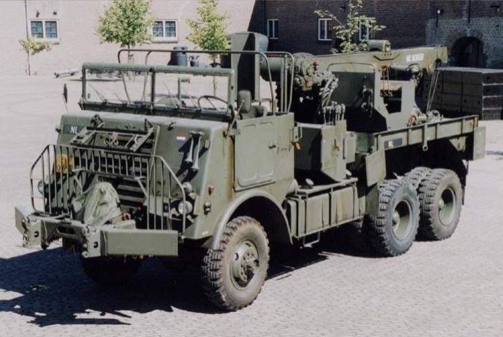 Takelauto DAF YB 616