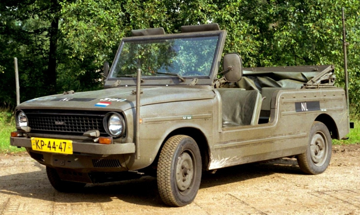 DAF 66 YA militaire personenauto