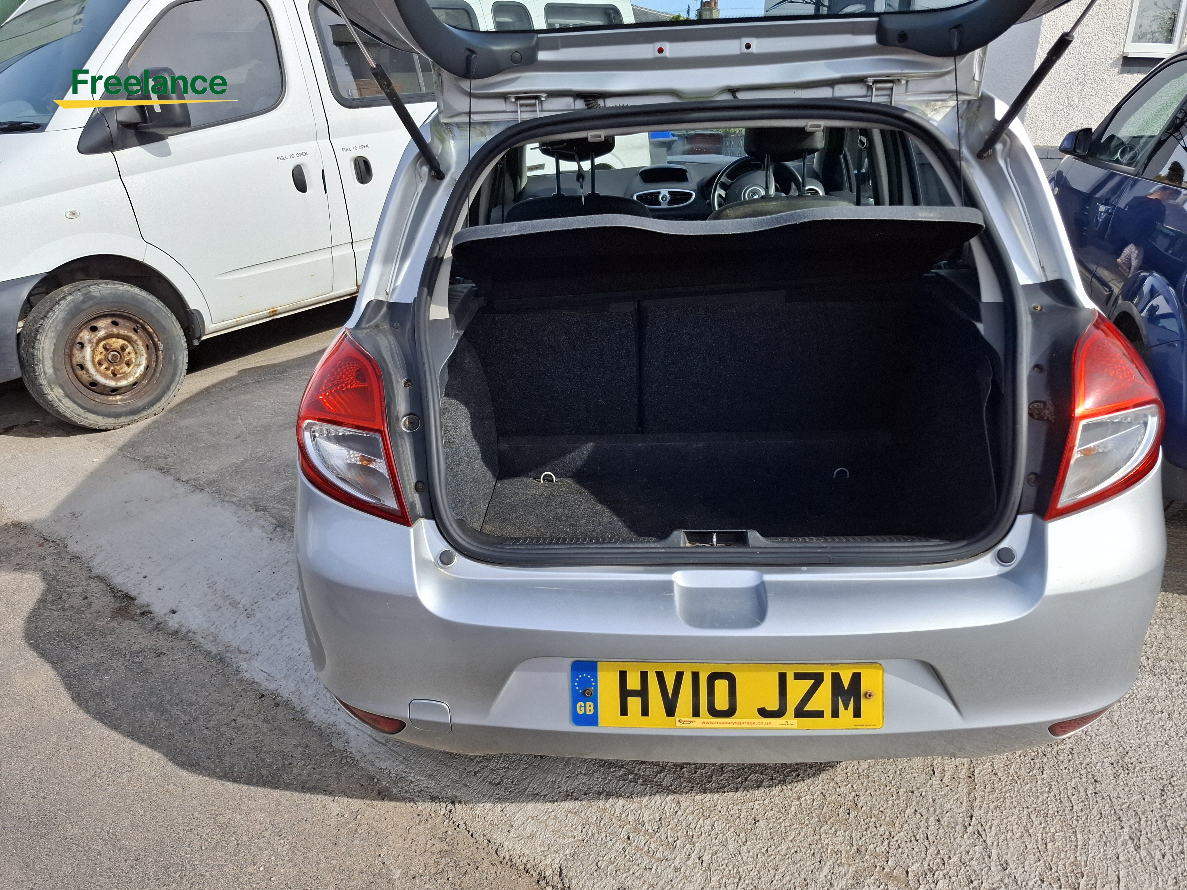 2010 Renault Clio image 4