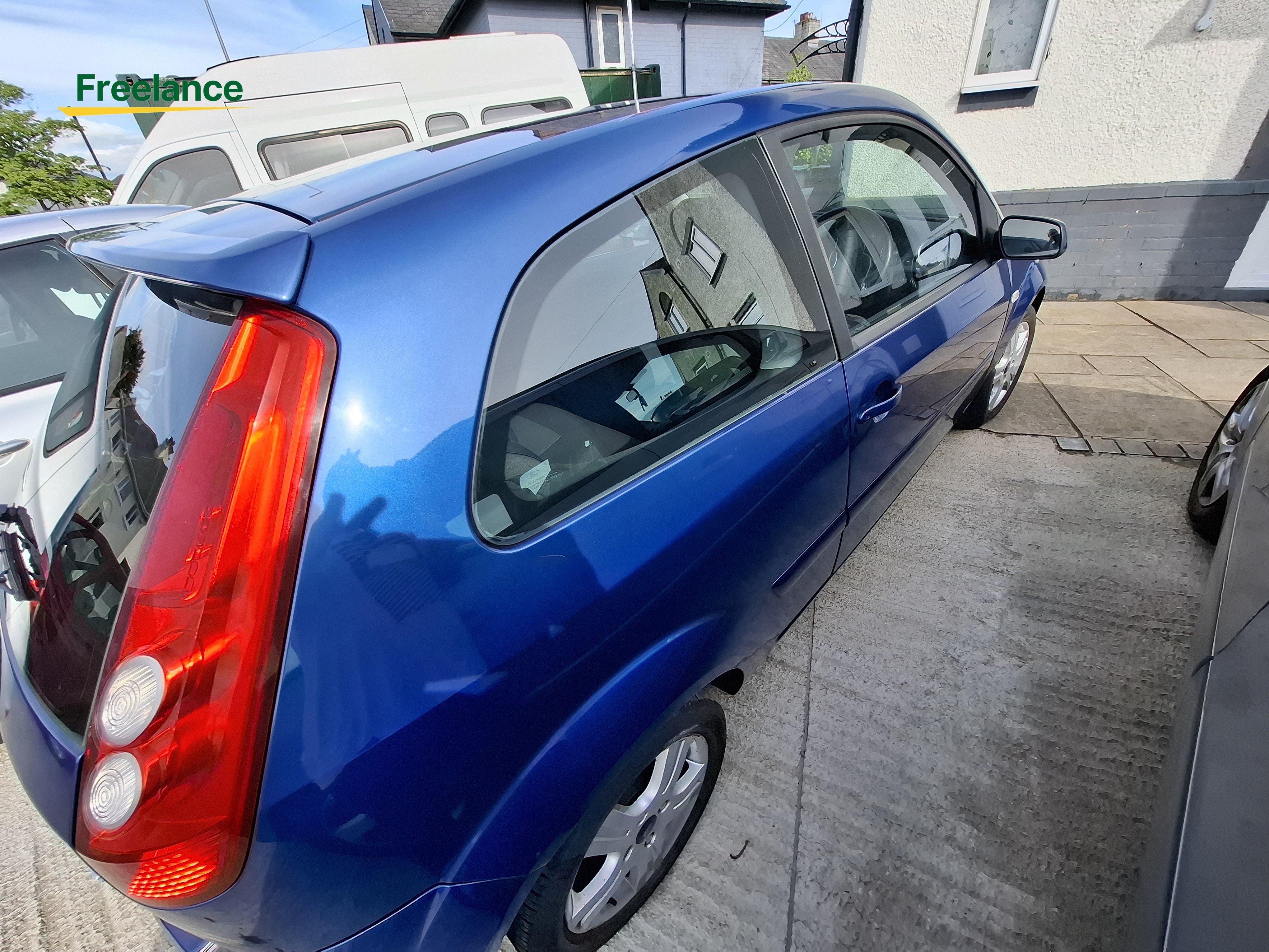 2008 Ford Fiesta image 2