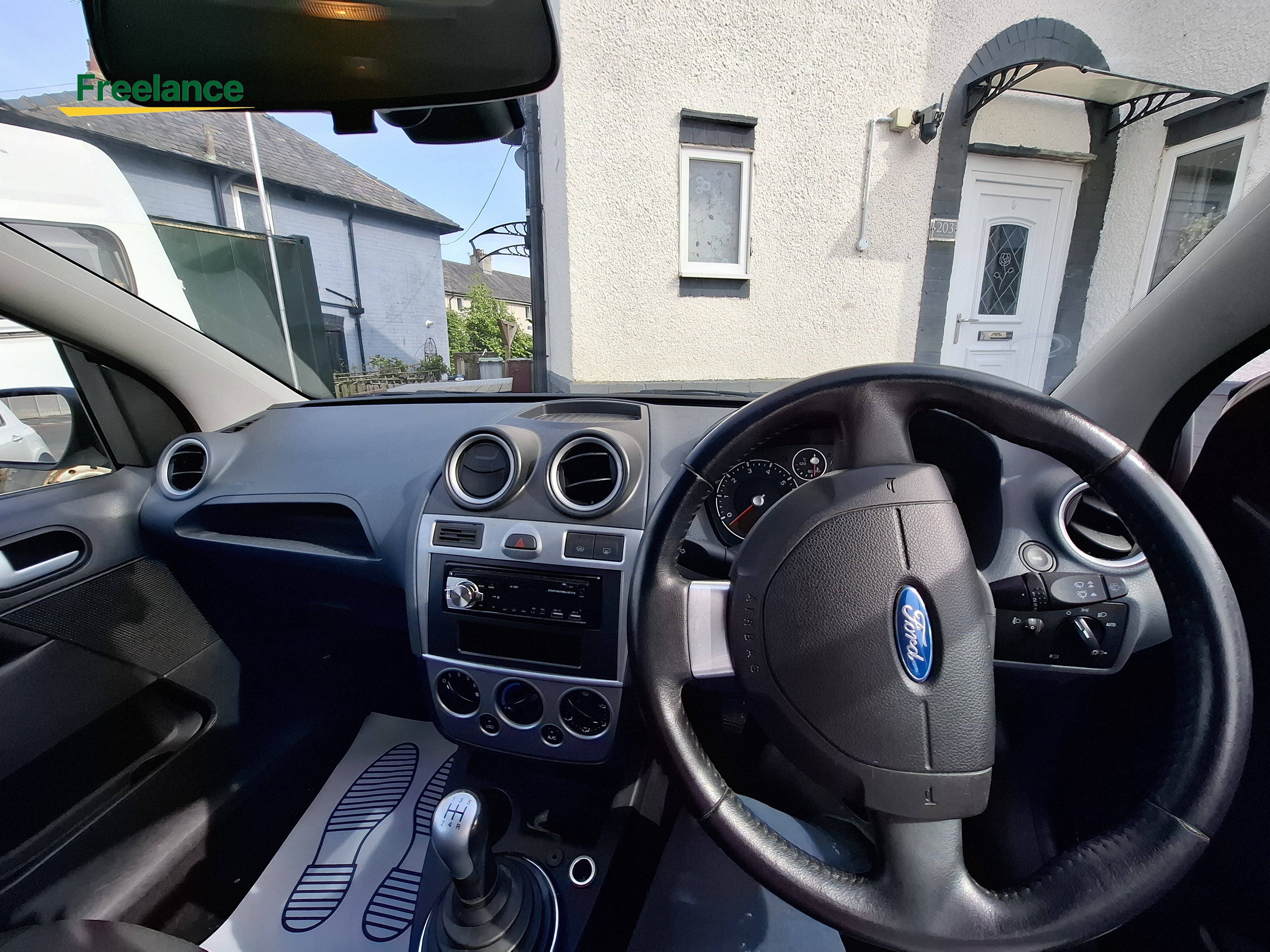 2008 Ford Fiesta image 6