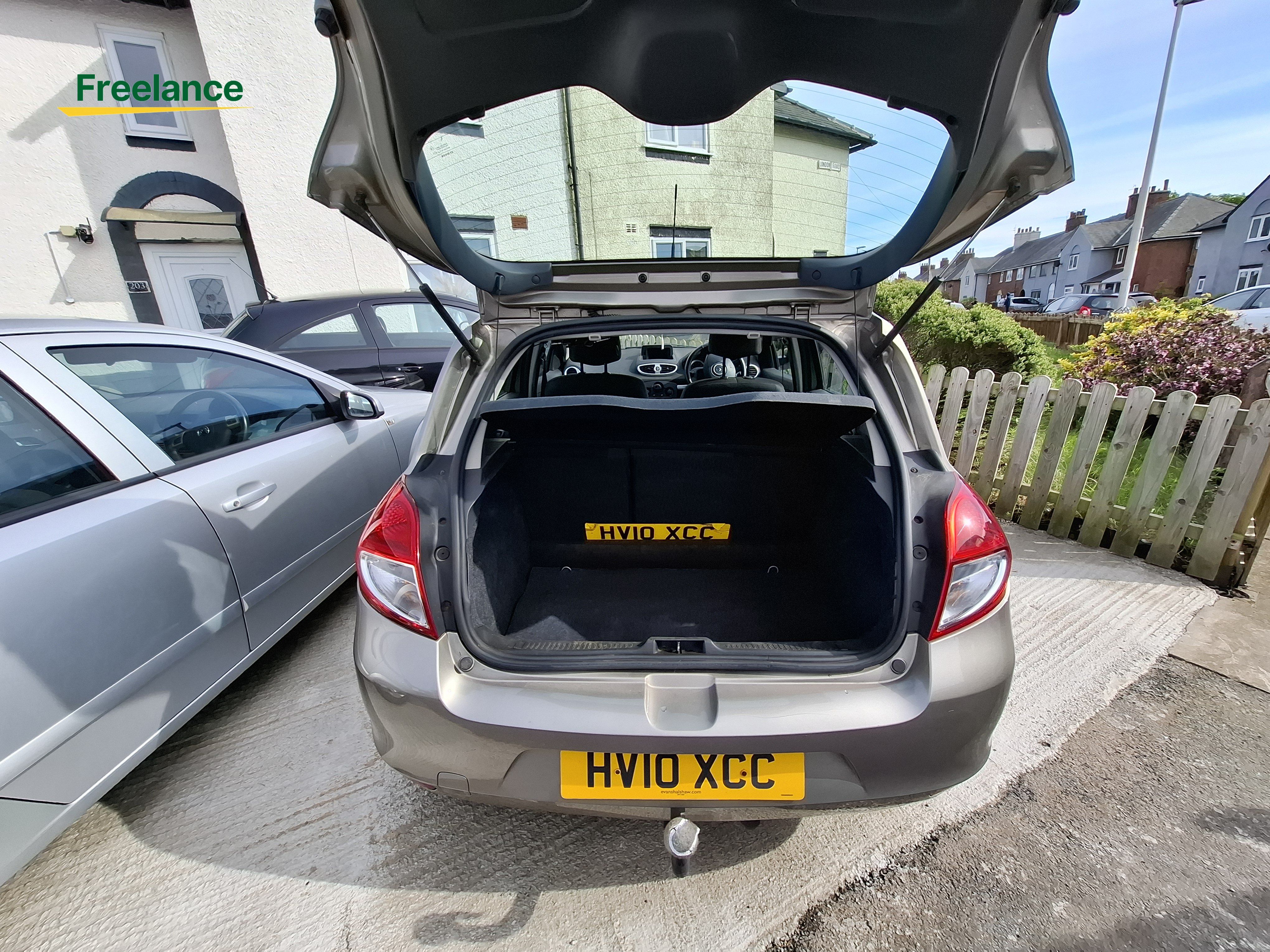 2010 Renault Clio image 4