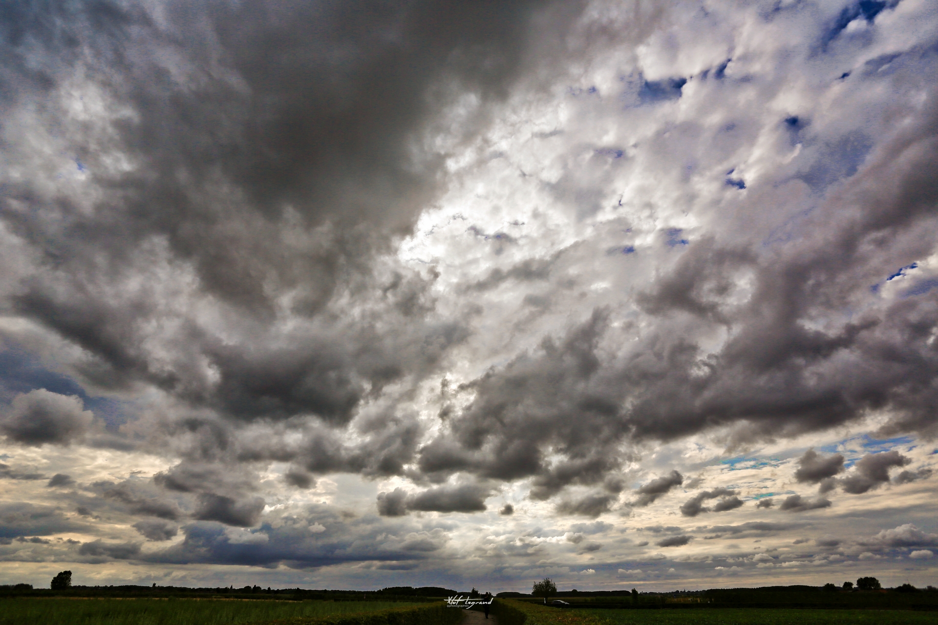 Les nues de Brunehault
#A2900 - “Les six chemins”, Hollain, Brunehaut, Belgique - 26/07/2022