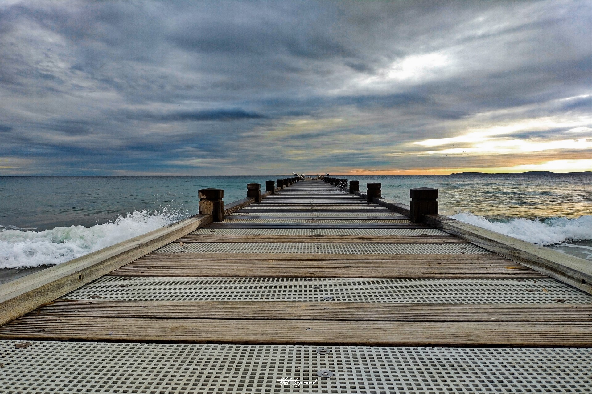 Le ponton de l'embarcadère | Xtof-Photographie