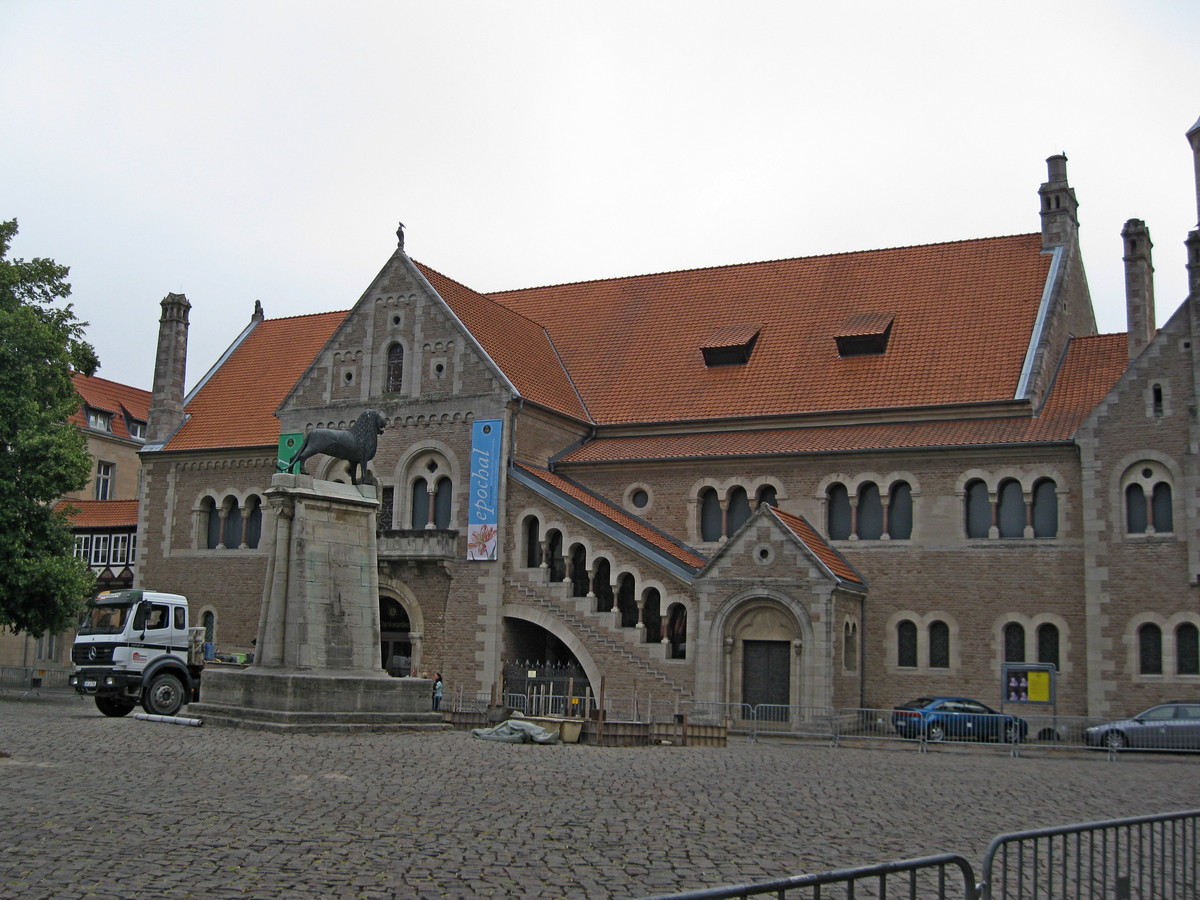 Burg Dankwarderobe, Van Braunschweig naar Kleinmachnov