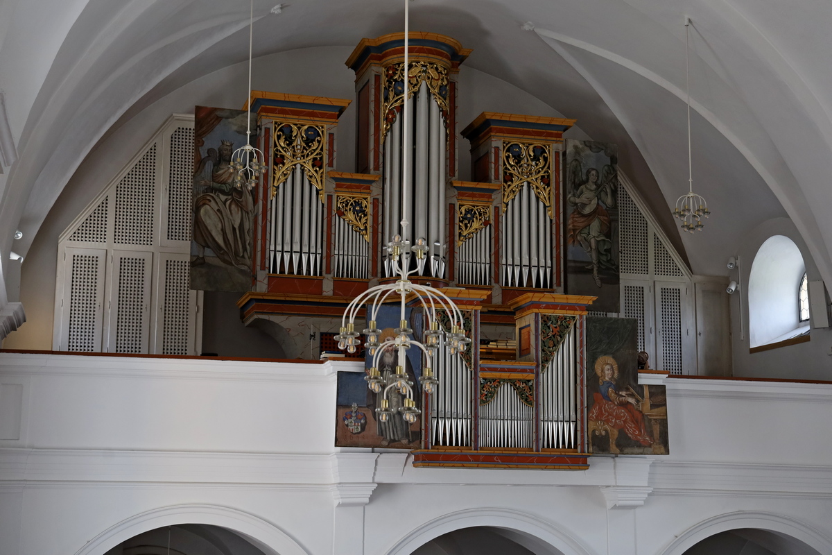 Orgel van Füglister in de Pfarrkirche in Unterbäch. Rustige dag rondom Eischoll