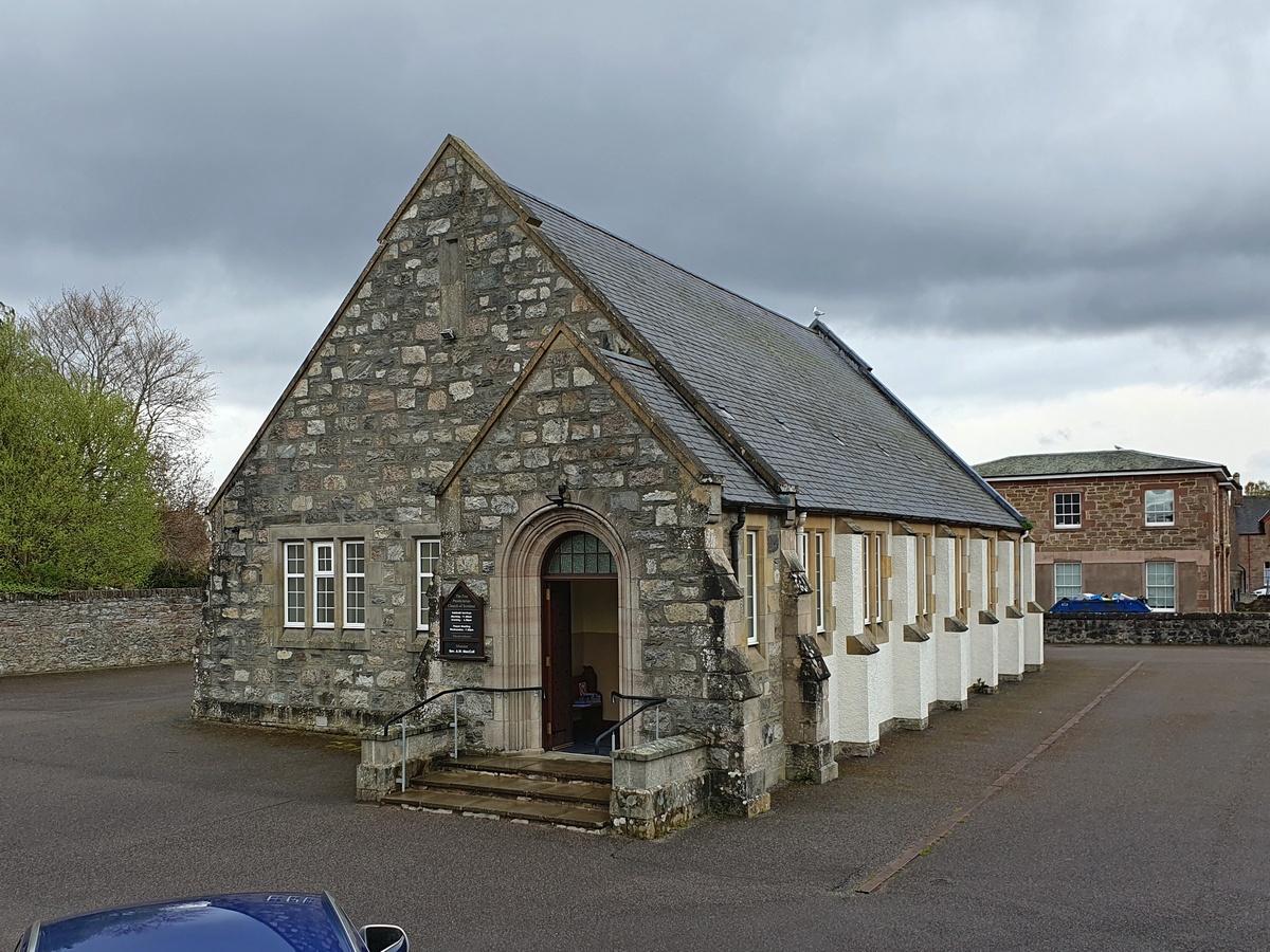 Kerkgebouw van de Free Presbyterian Church in Dingwall. Klik op de afbeelding voor het verslag van deze dag