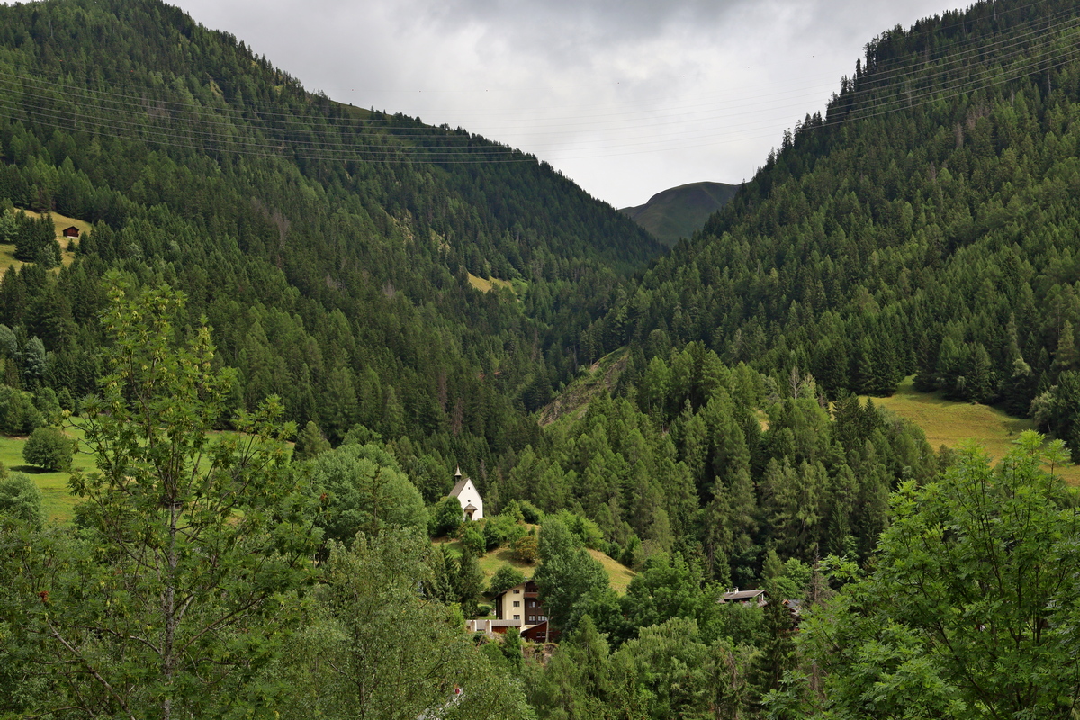 De kapel van Mühlebach, gezien op onze wandeling van Bellwald naar Fürgangen