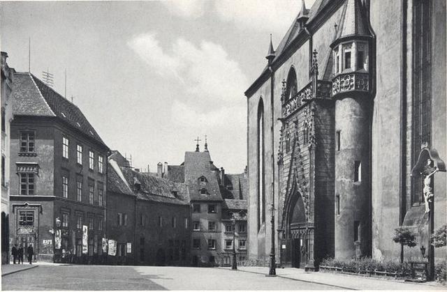 640x480/Kirchplatz_web.jpg