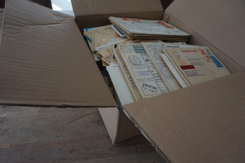 Box with lot estimated over 750 FDC's