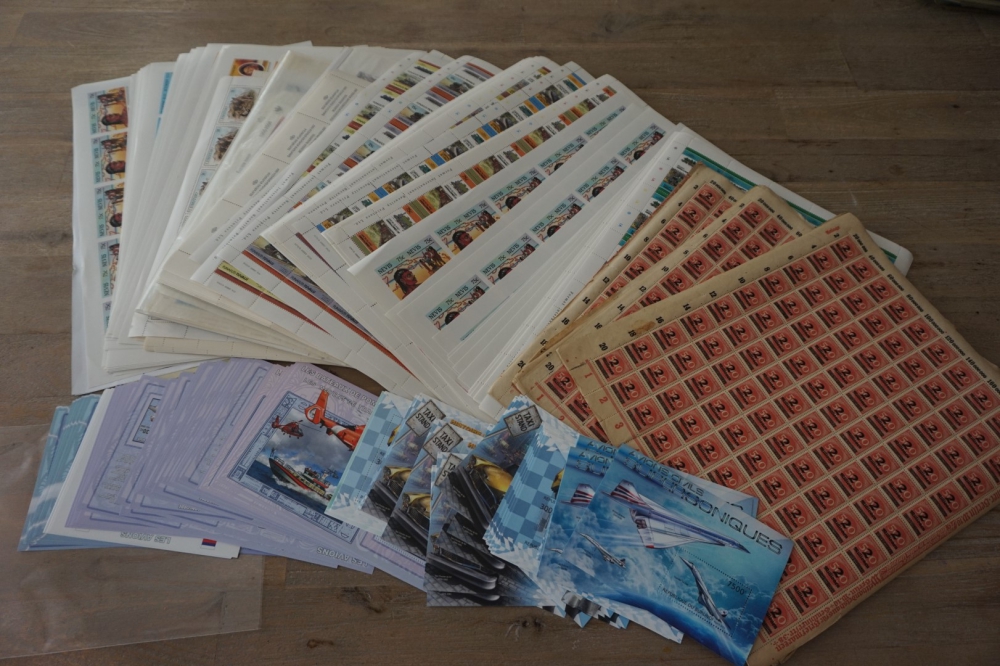 Large lot hundreds stamp sheets and some blocks, a lot topical