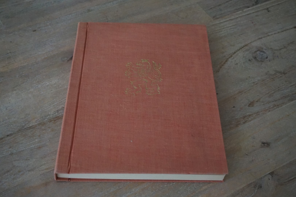 Special issued Czechoslovakia album with collection about 180 mint hinged stamps