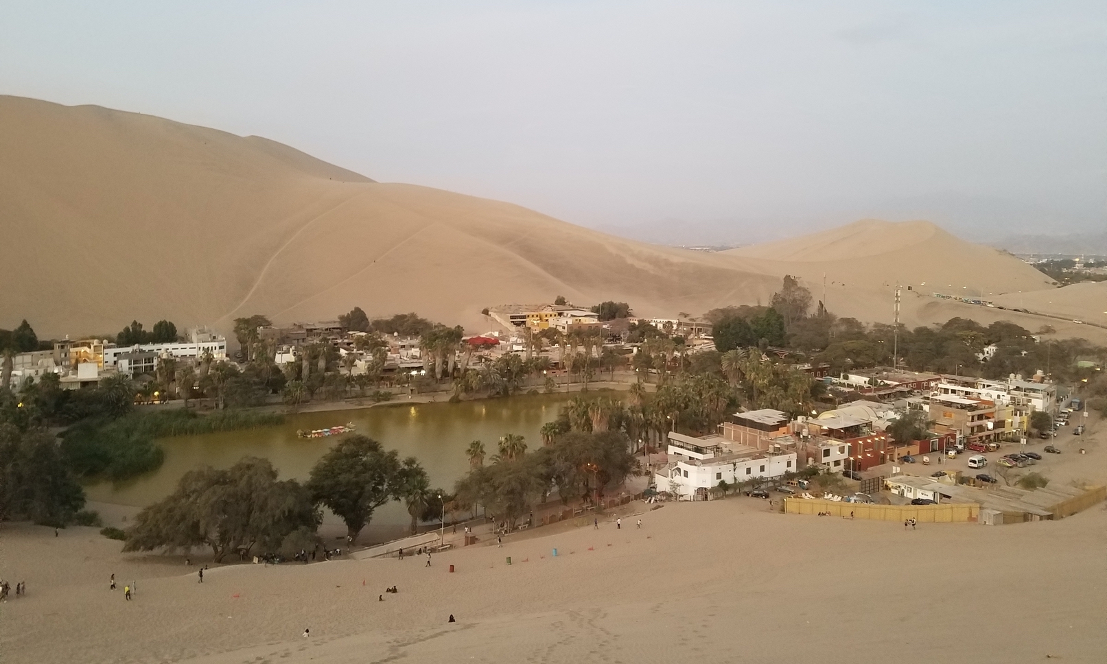 El Desierto de Huacachina al anochecer