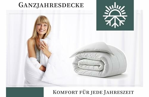 Frau mit Decke und gefaltete Bettdecke