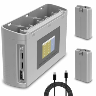 Ladestation für Batterien mit zwei Batterien und USB-Kabel