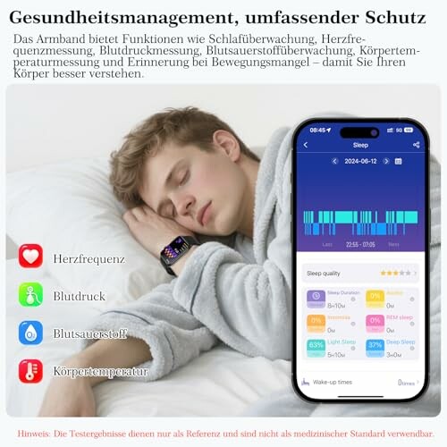 Mann schläft mit intelligentem Armband zur Gesundheitsüberwachung.