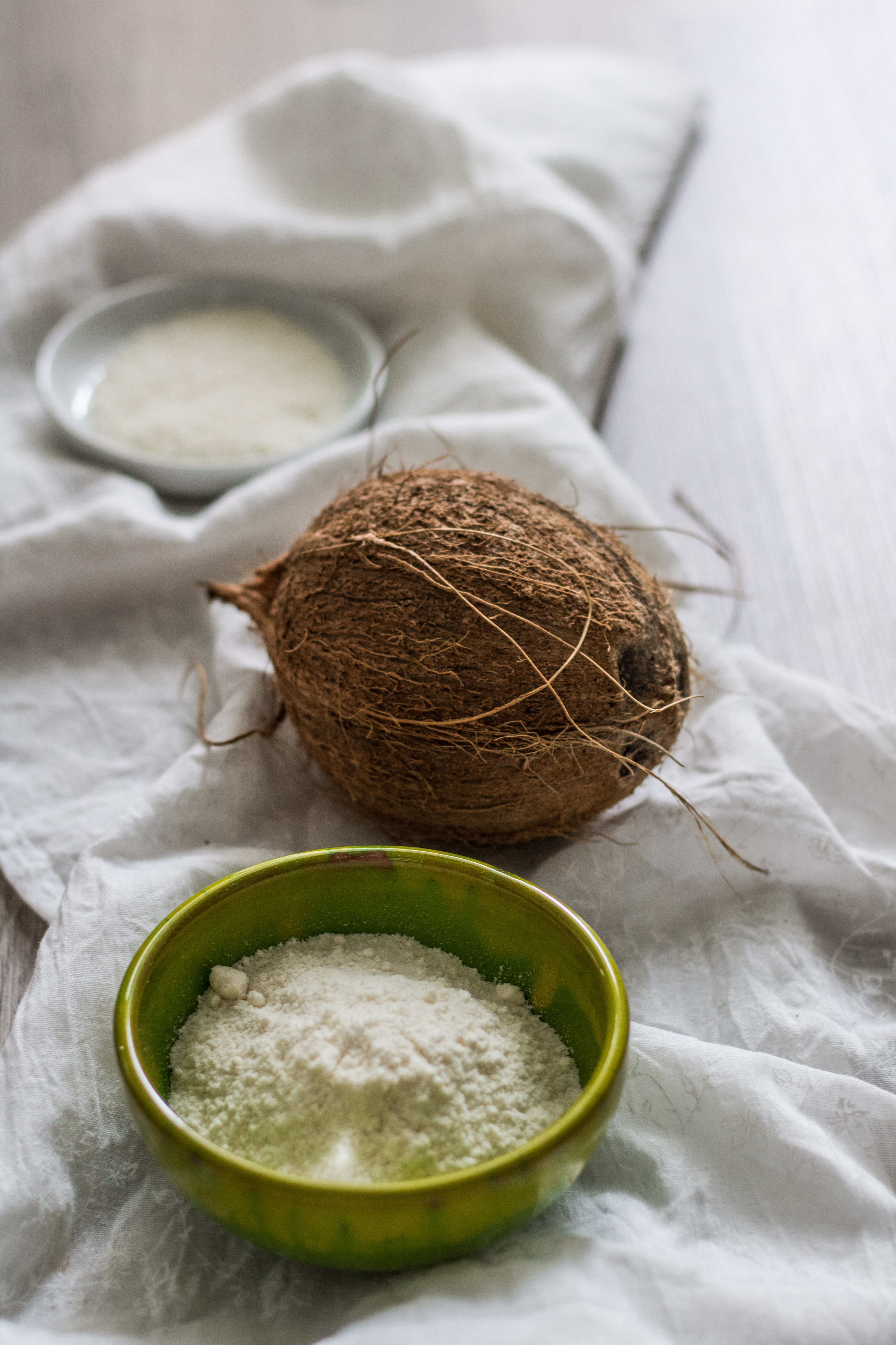 Gesunde Kokosnuss-Produkte Kokosmehl und Kokosraspeln