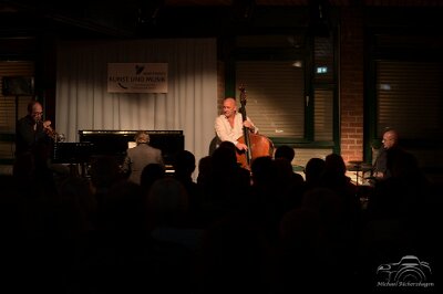 20250328-203835-DSC_3496_v2