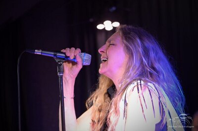 20250329-214206-DSC_3843_v2