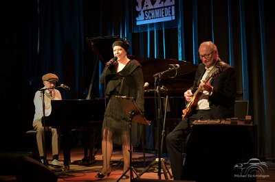 20250409-200752-DSC_3957_v1