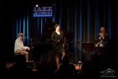 20250409-201126-DSC_3984_v1