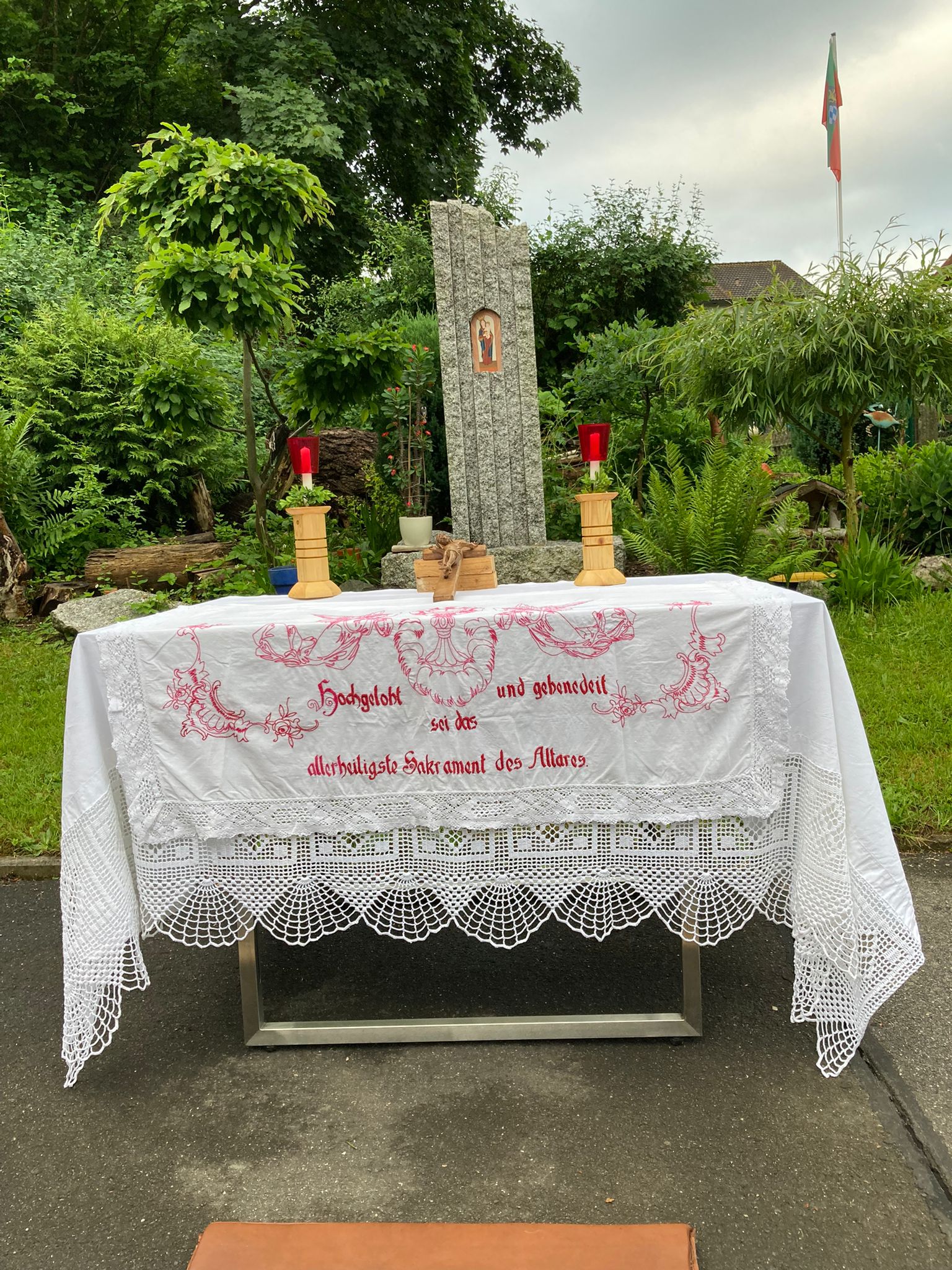 Flurprozession 2022 Altar vor Marterl